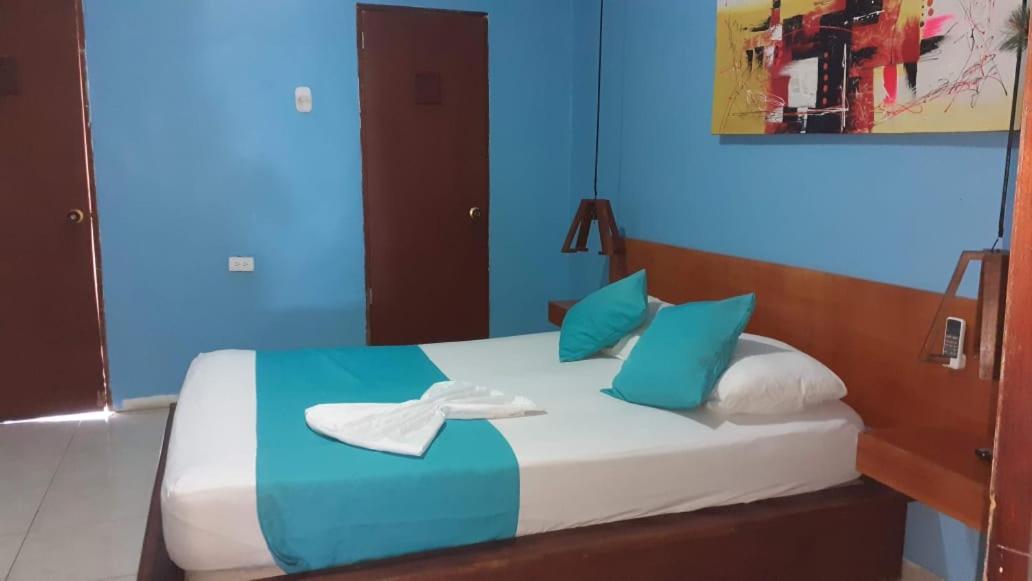 Hotel Marbella Tradition Cartagène Extérieur photo